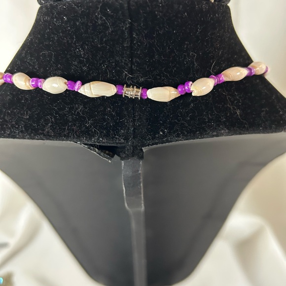 Handmade, seashell, flower, necklace, pink purple - Picture 3 of 3